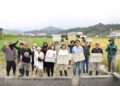 防汛前瞻部署！巴威颱風侵台前夕，立委邱議瑩會同美濃農會與田野學會視察「在地滯洪」整備