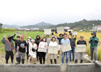防汛前瞻部署！巴威颱風侵台前夕，立委邱議瑩會同美濃農會與田野學會視察「在地滯洪」整備