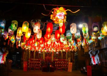 南臺科大串聯西羅殿、海安宮合辦燈展 點亮神農街喜迎龍年慶佳節 南臺科大串聯西羅殿、海安宮合辦燈展 點亮神農街喜迎龍年慶佳節