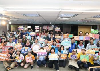 黃偉哲攜手10家身障團體促銷秋節禮盒 南市6店家響應提供指定優惠券套組