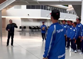 臺南小將赴美征戰2024年美國小馬聯盟世界賽 輝達黃仁勳執行長歡喜接待故鄉囝仔 鼓勵代表隊比賽加油