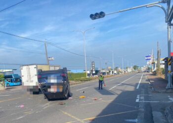 岡山區介壽東路交通事故　警方迅速到場排除