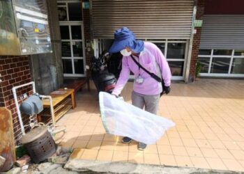 南市近日境外登革熱確診個案出現腹瀉、噁心等腸胃症狀，市長黃偉哲籲請醫療院所務必提高警覺加強通報，並請市民返臺14天內身體不適就醫時，應主動告知醫師旅遊史！