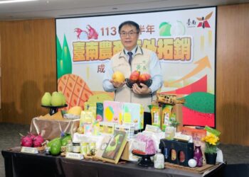 黃偉哲上半年農產海外拓銷旗插6國 鮮果出口超過4500噸 農產品產值逾4億元
