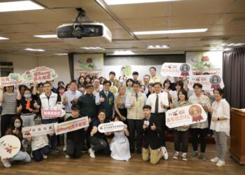 黃偉哲出席暑期實習成果展 看見不凡青觀點 黃偉哲出席暑期實習成果展 看見不凡青觀點