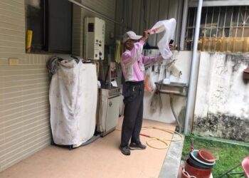 登革熱定點醫師精準診斷再次建功,阻絕境外病毒入侵社區,市長黃偉哲請民眾出現症狀,切勿自行服藥,速就醫並主動告知旅遊史! 登革熱定點醫師精準診斷再次建功,阻絕境外病毒入侵社區,市長黃偉哲請民眾出現症狀,切勿自行服藥,速就醫並主動告知旅遊史!