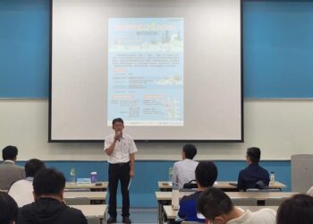 「布局智慧電網 點亮永續未來」臺南市政府致力打造永續綠能環境,為綠能產業發展增添新氣象 「布局智慧電網 點亮永續未來」臺南市政府致力打造永續綠能環境,為綠能產業發展增添新氣象