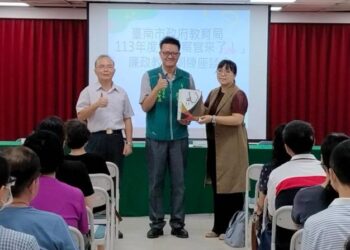「檢察官來了!」 臺南市教育局請來檢察官強化校園法治與防詐教育 「檢察官來了!」 臺南市教育局請來檢察官強化校園法治與防詐教育