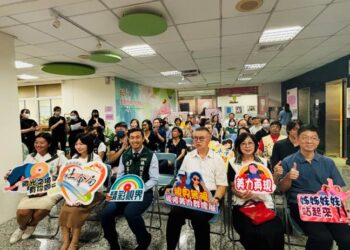 南巿社會局婦女中心攜手佑明視障協進會開啟美力新視界 黃偉哲鼓勵視障女性展現自我 南巿社會局婦女中心攜手佑明視障協進會開啟美力新視界 黃偉哲鼓勵視障女性展現自我