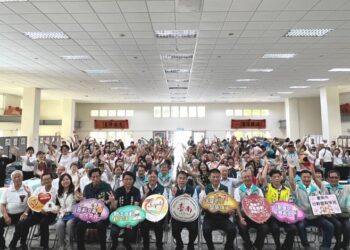 南市銀髮族行動學苑創齡遊學成果展 黃偉哲鼓勵長者加入行動學苑 一起創造年齡新高度