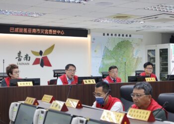 巴威颱風遠離 黃偉哲宣布台南12日正常上班上課 巴威颱風遠離 黃偉哲宣布台南12日正常上班上課
