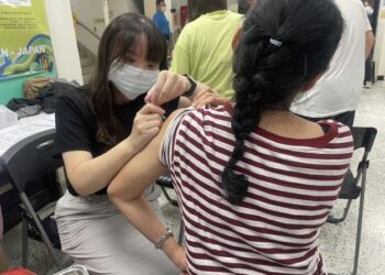 即日起「左流右新」第二階段對象開放接種，南市為提供上班上課的市民可近性的服務，於本週六日設立接種站，請把握機會，及早接種打造雙重防護力！