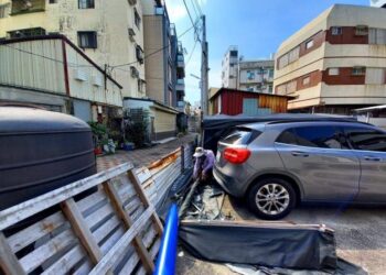 颱風雨後積水容器大增，速速倒除刷洗，以防孳生病媒蚊傳播登革熱！