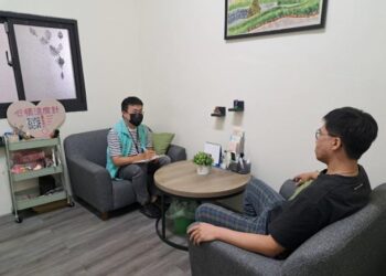 南市社區心理衛生中心與心理所攜手合作，全市超過200位心理師提供即時及全面的諮詢服務!