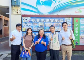 【新聞】新市國小勇奪客語教學最高榮譽 非客家重點發展區唯一獲獎 【新聞】新市國小勇奪客語教學最高榮譽 非客家重點發展區唯一獲獎