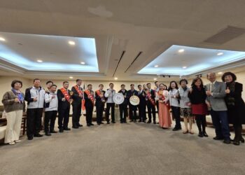 黃偉哲市長接見7位全國好人好事傑出市民 公益善行獲獎備受肯定 黃偉哲市長接見7位全國好人好事傑出市民 公益善行獲獎備受肯定