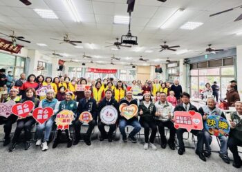 南市設置404處社區照顧關懷據點 黃偉哲歲末感恩據點志工為帶來溫暖與安心 南市設置404處社區照顧關懷據點 黃偉哲歲末感恩據點志工為帶來溫暖與安心