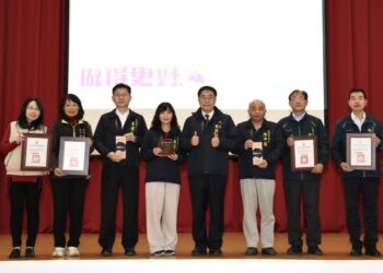 臺南大放異彩!勇奪國際健康城市大獎 與市民共享榮耀 臺南大放異彩!勇奪國際健康城市大獎 與市民共享榮耀