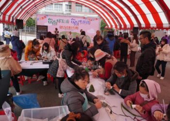 「台南好生活 台南呷頭路」市集活動於曾文市政願景園區熱鬧登場 南市勞工局113年業務成果獲獎無數 展現勞動新活力 「台南好生活 台南呷頭路」市集活動於曾文市政願景園區熱鬧登場 南市勞工局113年業務成果獲獎無數 展現勞動新活力