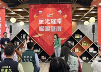 新加坡網紅踏上臺南 麻豆柚兒園首站直播啟動 新加坡網紅踏上臺南 麻豆柚兒園首站直播啟動