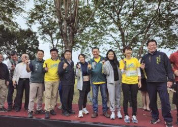 2025臺南冰點國際馬拉松賽事登場 黃偉哲市長祝福參賽者跑出佳績 2025臺南冰點國際馬拉松賽事登場 黃偉哲市長祝福參賽者跑出佳績
