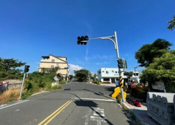 號誌到位、電力待命 小琉球學童通學路再升級 號誌到位、電力待命 小琉球學童通學路再升級