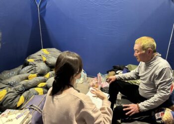 近日地牛頻頻翻身,衛生局與災民安危與共,持續提供防疫與心理服務,支持居民健康平安過好年! 近日地牛頻頻翻身,衛生局與災民安危與共,持續提供防疫與心理服務,支持居民健康平安過好年!