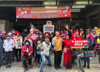 南市社會局推動社區世代共融 永康西灣社區蛇年親子踩街拜年問賀新春 南市社會局推動社區世代共融 永康西灣社區蛇年親子踩街拜年問賀新春
