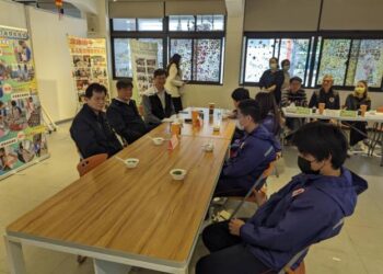 新春送暖 點亮希望!殷世熙副秘書長代表市府訪永康國中資源式中途班 鼓勵孩子勇敢前行 新春送暖 點亮希望!殷世熙副秘書長代表市府訪永康國中資源式中途班 鼓勵孩子勇敢前行