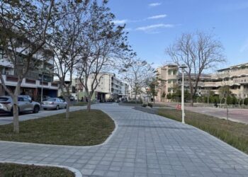佳里區信義國小校園通學步道升級 綠意構築安心上學步道 家長學生齊聲讚! 佳里區信義國小校園通學步道升級 綠意構築安心上學步道 家長學生齊聲讚!