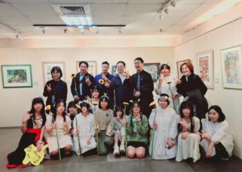 「建城三百,府看向陽」 立人國小、民德國中美術藝才班「向陽美展」盛大開幕 再現繽紛藝術風華 「建城三百,府看向陽」 立人國小、民德國中美術藝才班「向陽美展」盛大開幕 再現繽紛藝術風華