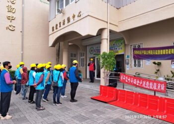 114年安平區複合式災害避難疏散暨收容處所開設演練─防水擋板演練 114年安平區複合式災害避難疏散暨收容處所開設演練─防水擋板演練