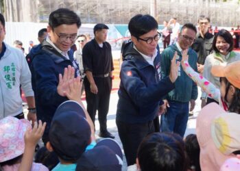 仁大鳥大邱俊憲議員與市長攜手持續推進高雄重大投資,描繪下一個十年城市發展藍圖 仁大鳥大邱俊憲議員與市長攜手持續推進高雄重大投資,描繪下一個十年城市發展藍圖