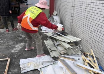 社區滅蚊為防疫根本,登革熱防疫志工隊相招厝邊一起動員滅孑孓! 社區滅蚊為防疫根本,登革熱防疫志工隊相招厝邊一起動員滅孑孓!