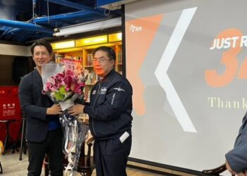 黃偉哲市長祝賀高志綱教練新書發表 肯定其不懈努力與追求卓越 黃偉哲市長祝賀高志綱教練新書發表 肯定其不懈努力與追求卓越