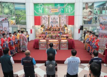 北港朝天宮黑面三媽睽違百年南巡 黃偉哲恭迎聖駕 北港朝天宮黑面三媽睽違百年南巡 黃偉哲恭迎聖駕