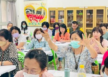 打造最強樂齡講師團 臺南推動講師回訓升級教學力 打造最強樂齡講師團 臺南推動講師回訓升級教學力