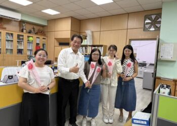 母親節運動雙重獻禮 臺南市體育局火鶴花+健康行動傳遞暖心祝福 母親節運動雙重獻禮 臺南市體育局火鶴花+健康行動傳遞暖心祝福