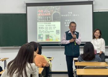 在生活中閱讀金剛經第四講:王美霞老師引領學員探討「善護念」的修行實踐 在生活中閱讀金剛經第四講:王美霞老師引領學員探討「善護念」的修行實踐