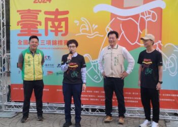 2024臺南全國鐵人三項錦標賽熱血開賽 副市長趙卿惠親臨現場為選手加油
