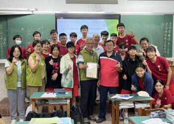 中西區公所前進校園維護師生權益 中西區公所前進校園維護師生權益