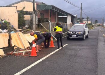 巴威颱風強風吹倒圍牆　枋警迅速警戒助排危暨枋寮警訊