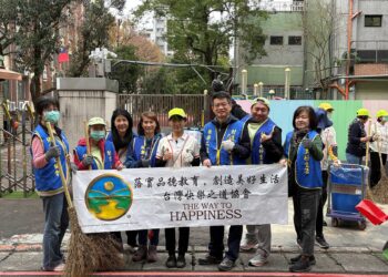 8年深耕巷弄治理 永春里長許蕙蘭攜手志工翻轉舊巷弄環境 8年深耕巷弄治理 永春里長許蕙蘭攜手志工翻轉舊巷弄環境