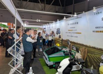 台南展出農業機器人,黃偉哲:研發來自溪北 台南展出農業機器人,黃偉哲:研發來自溪北