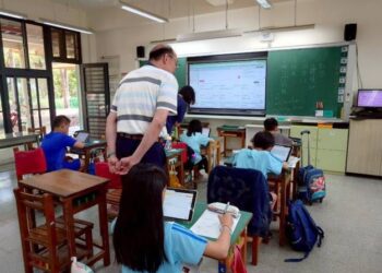 數位陪伴入校 AI共築學習力 臺南深化教學現場數位轉型