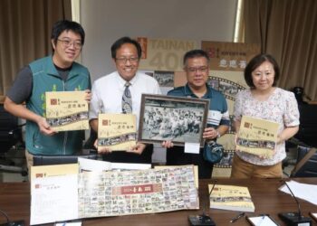 喚起校園記憶 見證教育足跡 南市教育局出版《臺南400校園老照片-戀戀舊情》專書 喚起校園記憶 見證教育足跡 南市教育局出版《臺南400校園老照片-戀戀舊情》專書