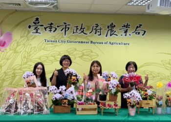 送你一個第一名 市長黃偉哲推薦在地特色花卉傳遞畢業祝福