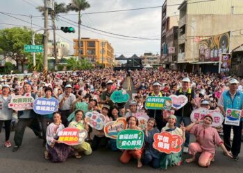 紙風車《寶莉回家》學甲熱鬧上演 黃偉哲邀請市民朋友親子同樂共築育兒友善城巿, 紙風車《寶莉回家》學甲熱鬧上演 黃偉哲邀請市民朋友親子同樂共築育兒友善城巿,