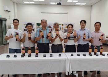 臺南市114年度國產龍眼蜂蜜評鑑結果揭曉 黃偉哲市長推薦臺南優質蜂蜜 臺南市114年度國產龍眼蜂蜜評鑑結果揭曉 黃偉哲市長推薦臺南優質蜂蜜