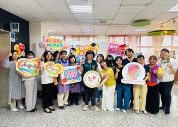 黃偉哲培力弱勢自立成縫紉師 好好市集創作平台首場正式亮相 黃偉哲培力弱勢自立成縫紉師 好好市集創作平台首場正式亮相